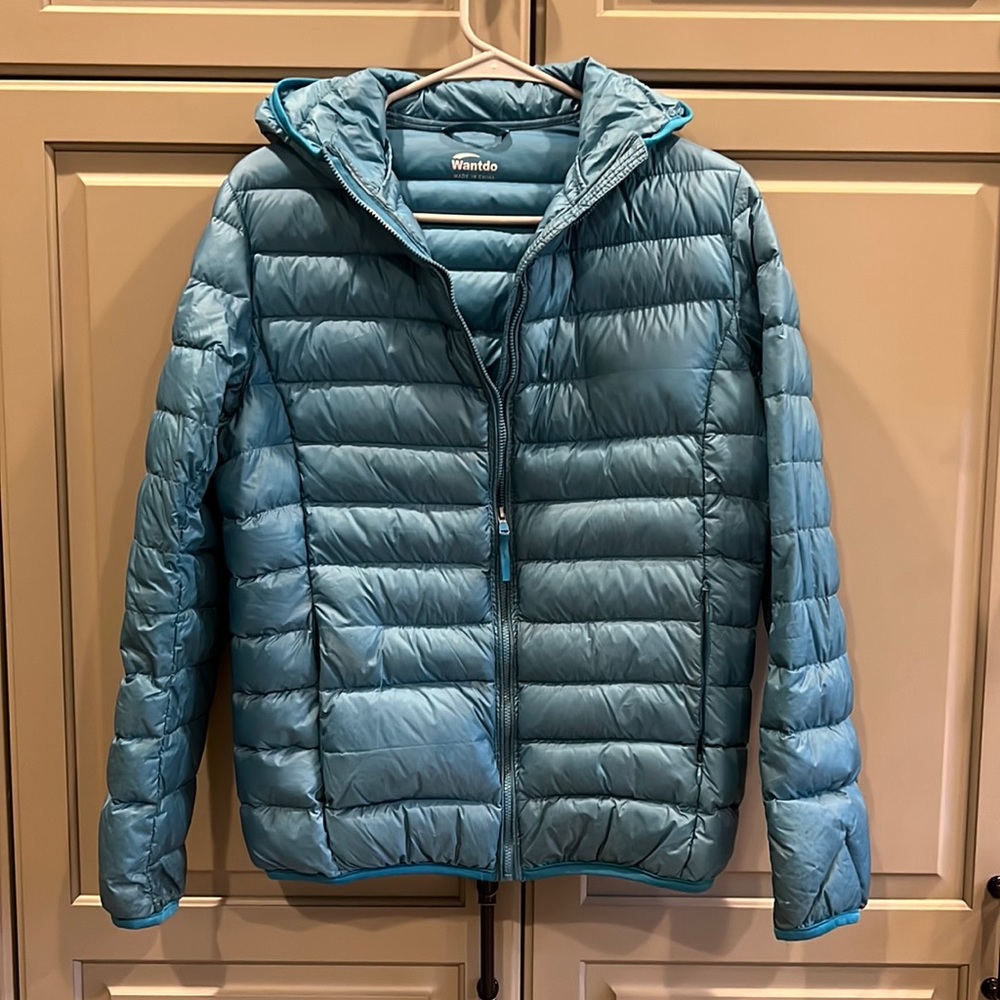 Packable down puffer jacket